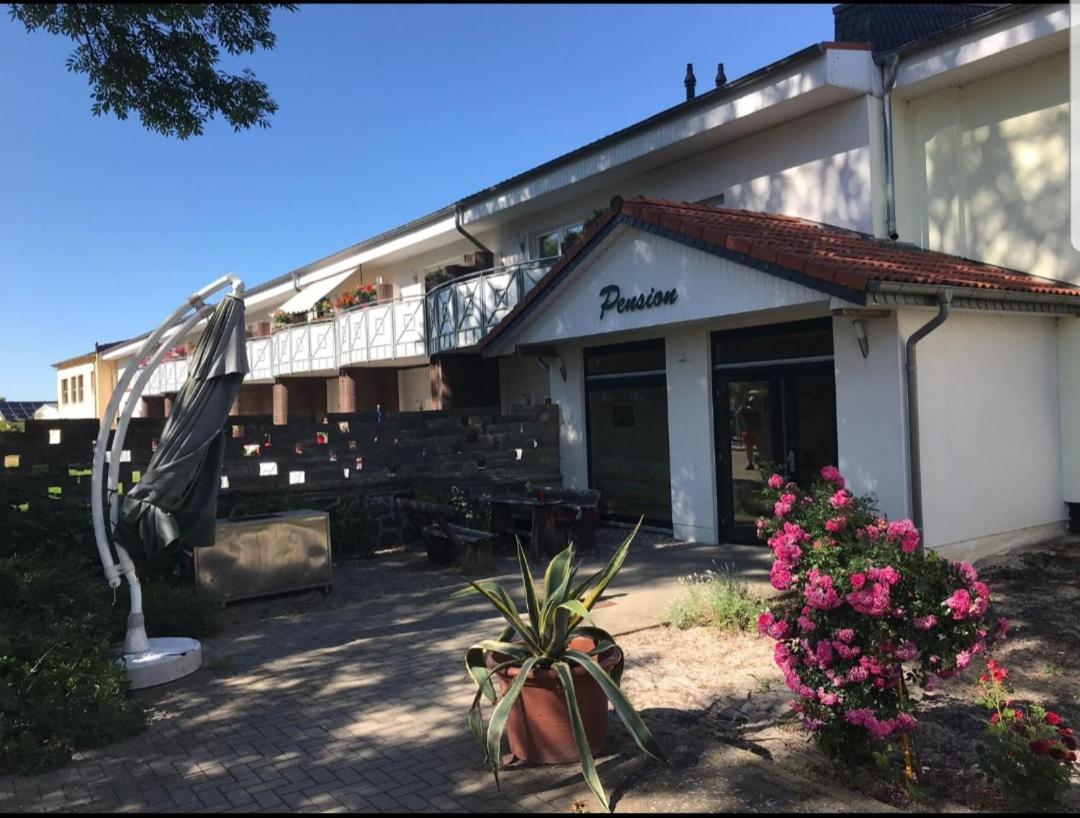 Pension " Zu Den Linden" Trin Trinwillershagen Экстерьер фото